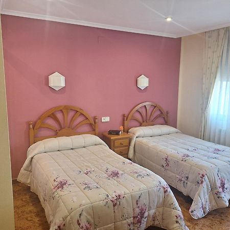Hostal Pachin Mieres  Εξωτερικό φωτογραφία